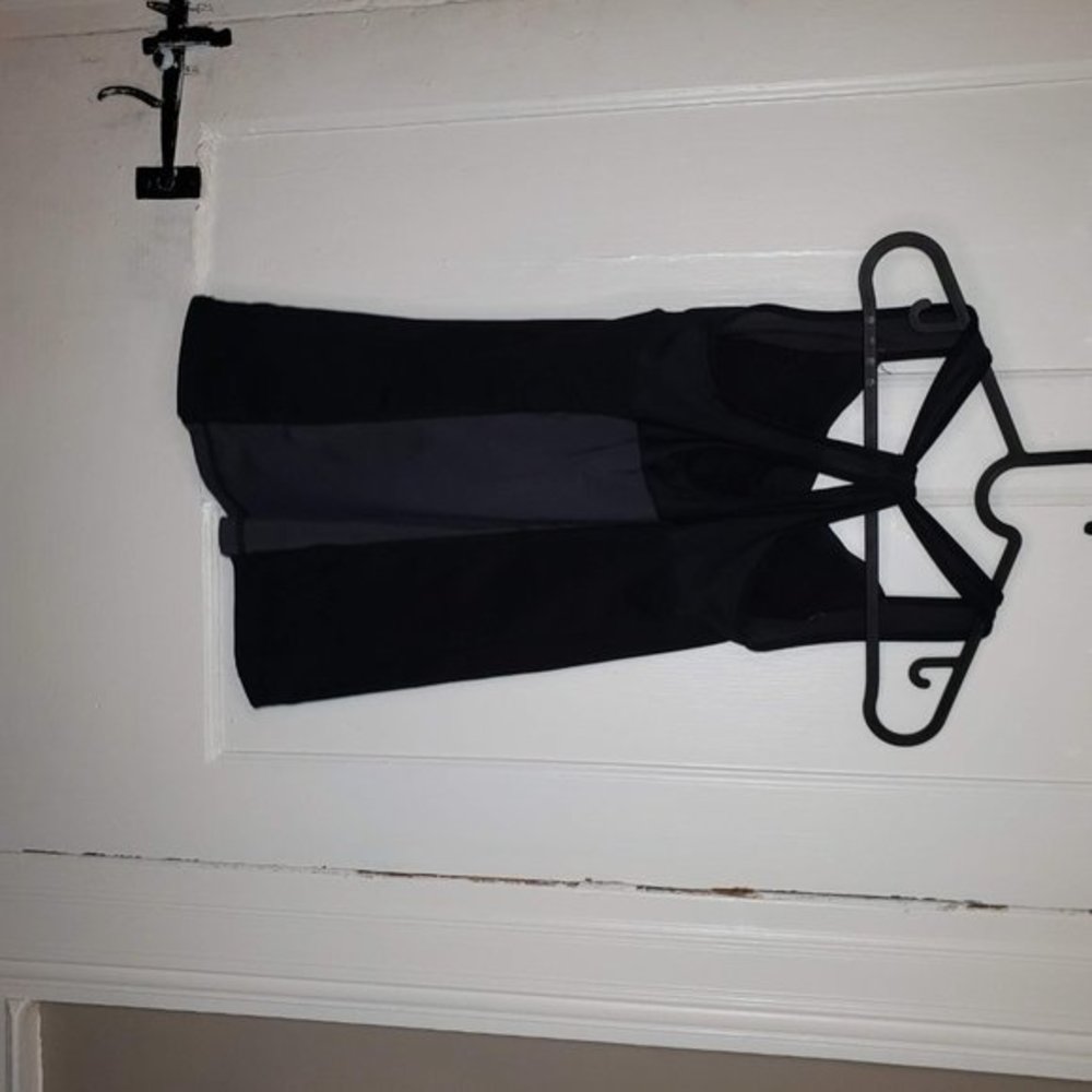 🏃♀️Workout/Gym Colorblock Tank top in Pink and Black - Medium - Cynthia Rowley - Picture 2 of 6